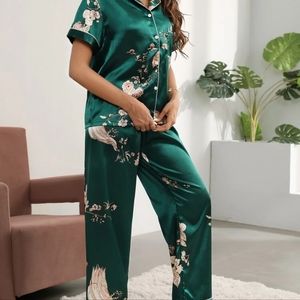 Shein Satin Pajamas M(6/8)